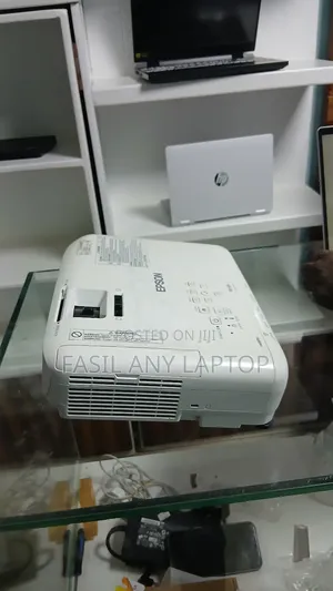 Projector Epson Eb-S05