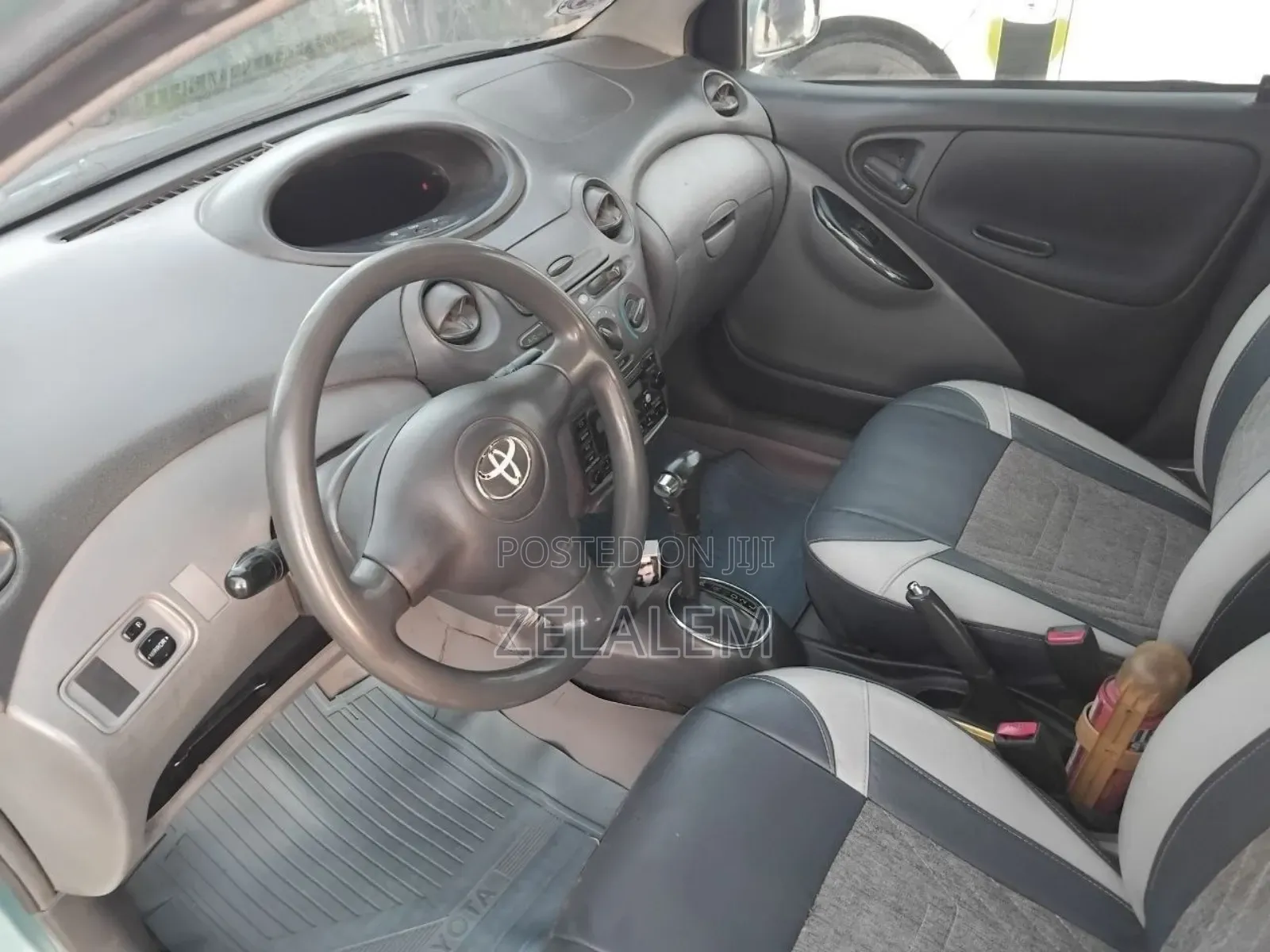 Toyota Vitz 2002 Blue