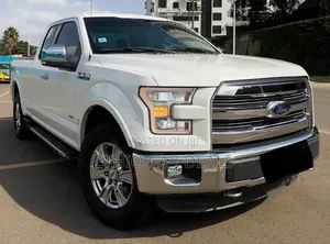 Photo - Ford F-150 2016 White