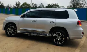 Toyota Land Cruiser 2009 Silver