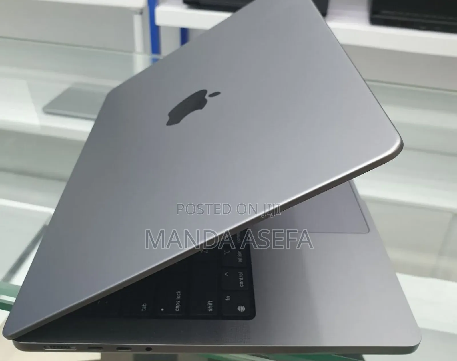 New Laptop Apple MacBook Pro M1 32GB Apple M1 Pro SSD 512GB