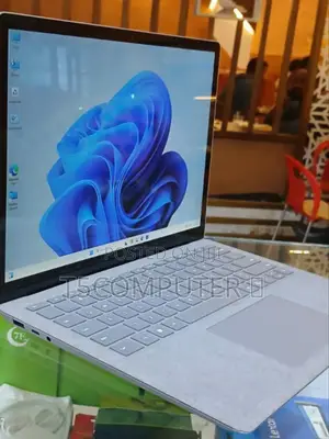 New Laptop Microsoft Surface Book 3 16GB Intel Core I7 SSD 256GB