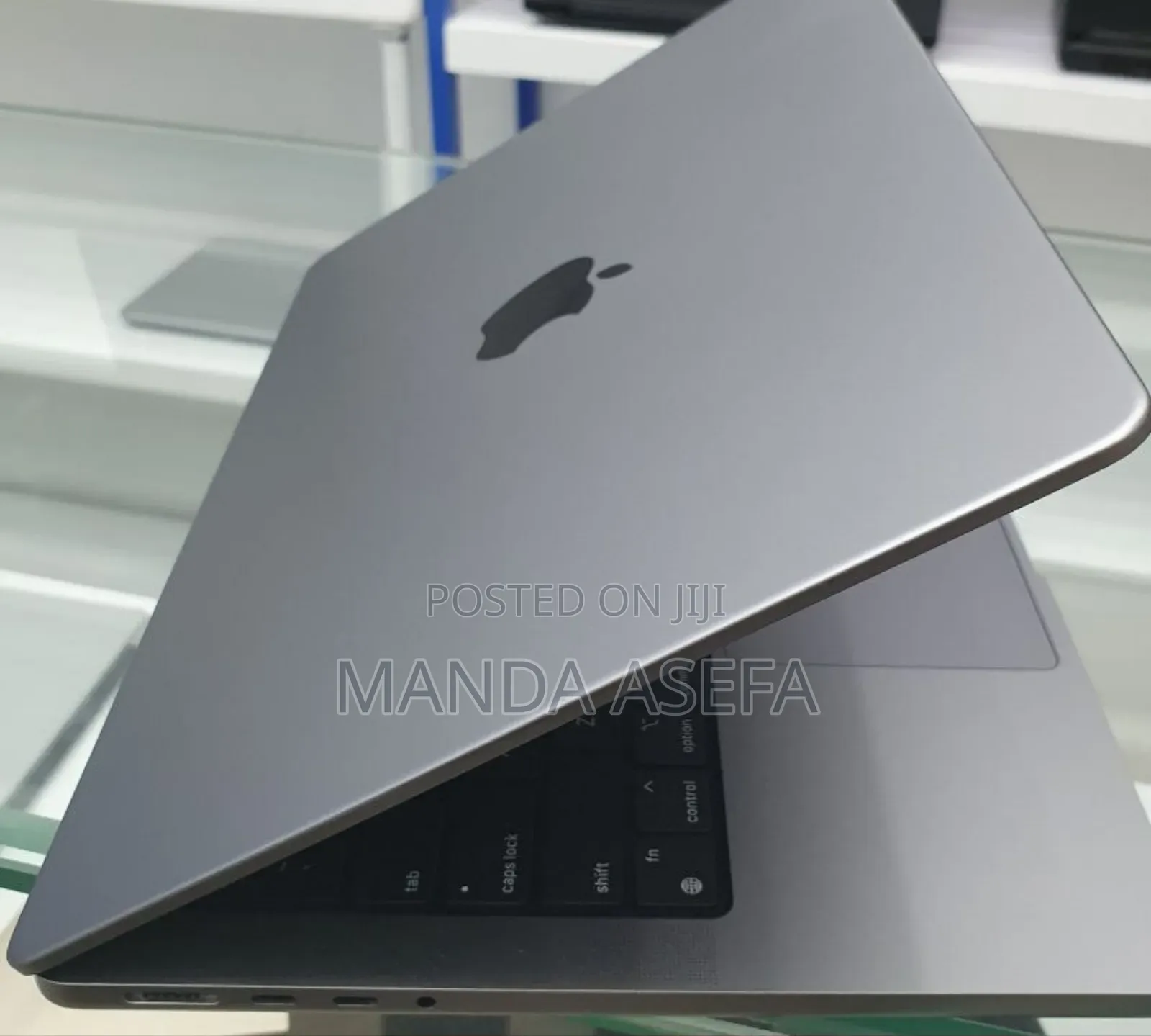 New Laptop Apple MacBook Pro M1 32GB Apple M1 Pro SSD 512GB