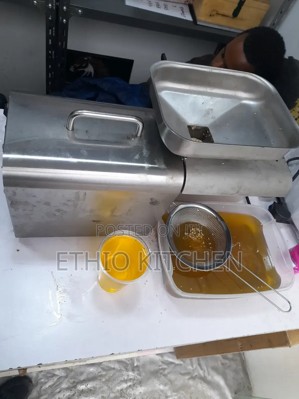 7kg Mini Oil Press Machine ጥቁር አዝሙድ የዘይት መጭመቂያ ማሽን