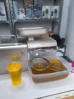 7kg Mini Oil Press Machine ጥቁር አዝሙድ የዘይት መጭመቂያ ማሽን