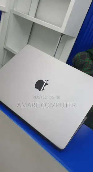 New Laptop Apple MacBook Pro 2021 M1 32GB Apple M1 SSD 512GB