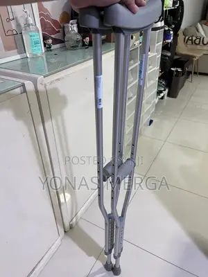 Photo - Crutches (2 Pices)Cranch虯ة Crutches Are Not Easy To Rust