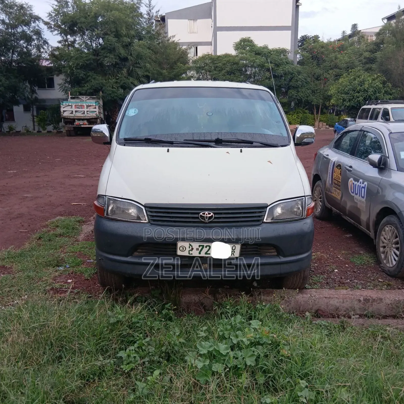 Toyota HiAce Siyaya 2004 White