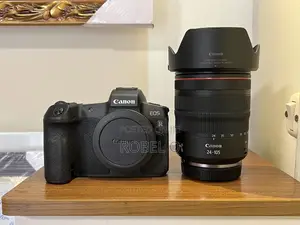 Photo - Canon Eos R With 24-105mm Digic 8