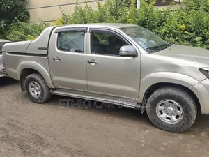 Toyota Hilux 2014 Silver