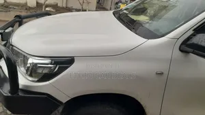 Toyota Hilux 2018 White
