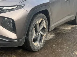 Hyundai Tucson 2021 Brown