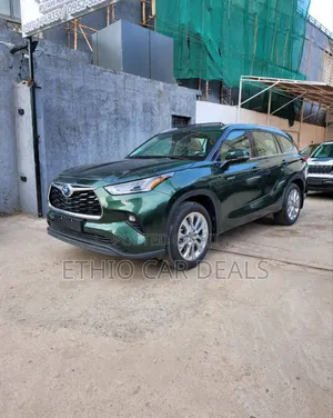 Toyota Highlander Hybrid 2023 Green