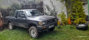 Toyota Hilux 1998 Silver