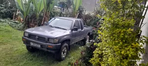 Toyota Hilux 1998 Silver