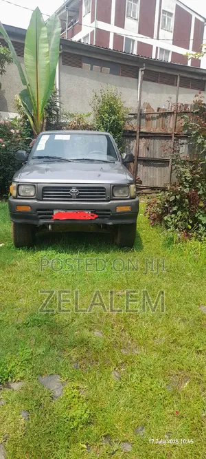 Toyota Hilux 1998 Silver