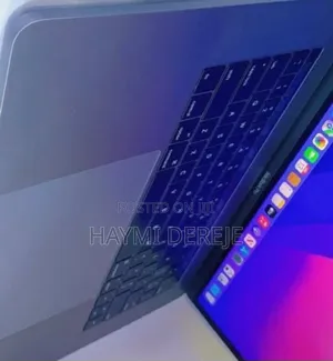 Photo - New Laptop Apple MacBook Pro 2019 16GB Intel Core I7 SSD 512GB