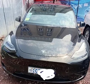 Photo - Tesla Model Y 2022 Black