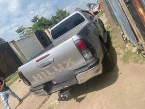 Toyota Hilux 2017 Silver