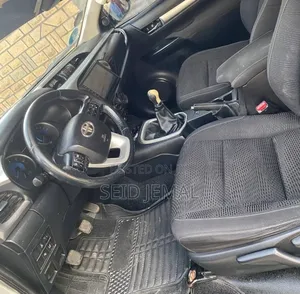 Toyota Hilux 2017 Silver