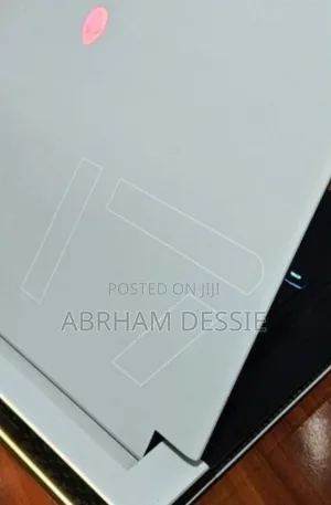 New Laptop Alienware M17x R2 16GB Intel Core I7 SSD 1T