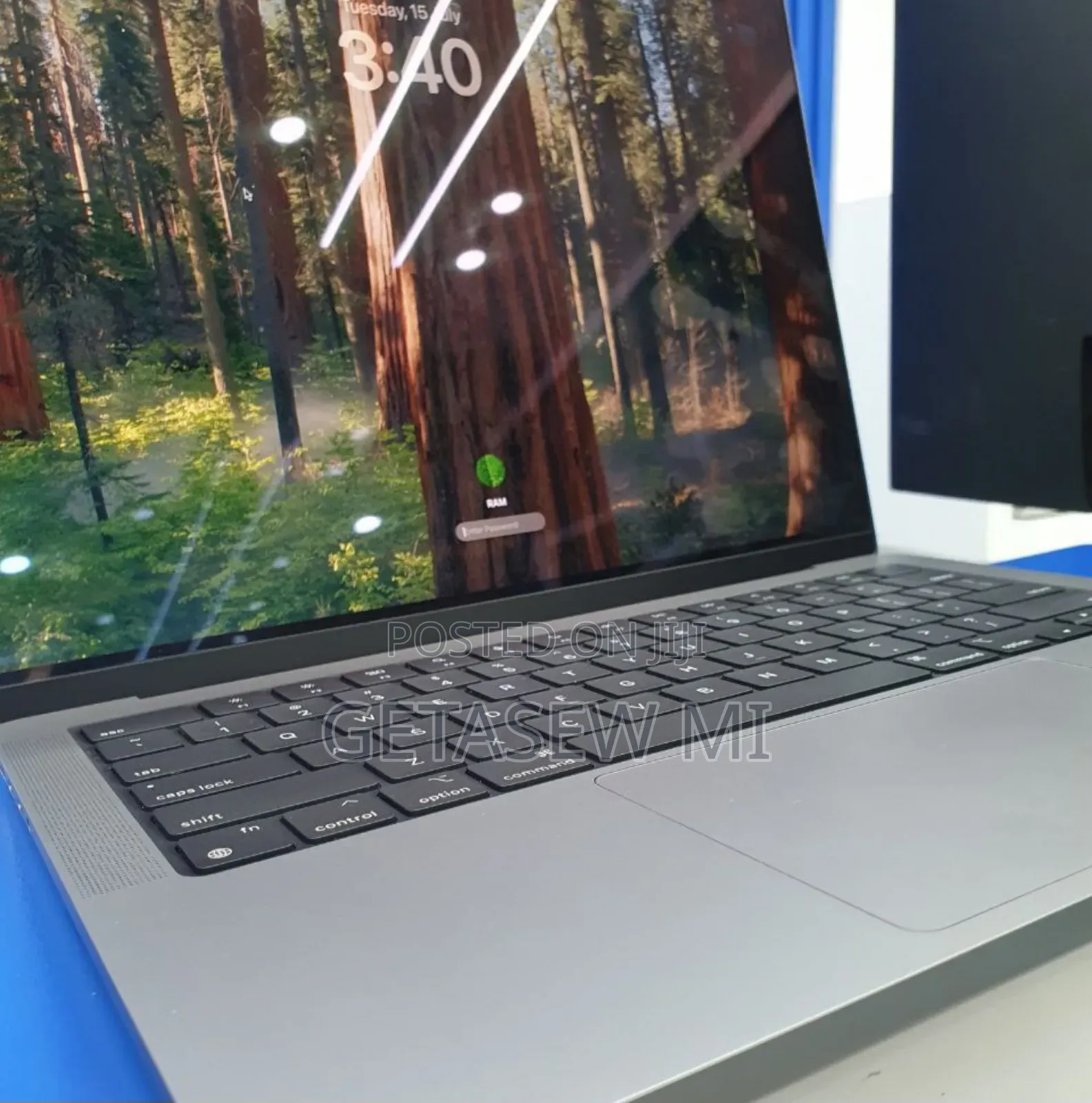 New Laptop Apple MacBook Pro M1 32GB Apple M1 Pro SSD 2T