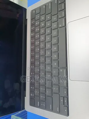 New Laptop Apple MacBook Pro M1 32GB Apple M1 Pro SSD 2T