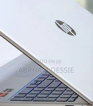 New Laptop HP 8GB AMD Ryzen 5 SSD 512GB
