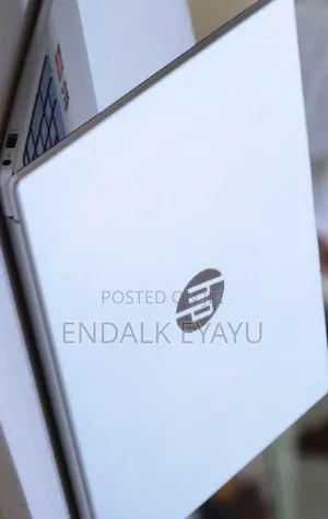 New Laptop HP 8GB AMD Ryzen 5 SSD 512GB