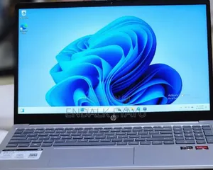New Laptop HP 8GB AMD Ryzen 5 SSD 512GB