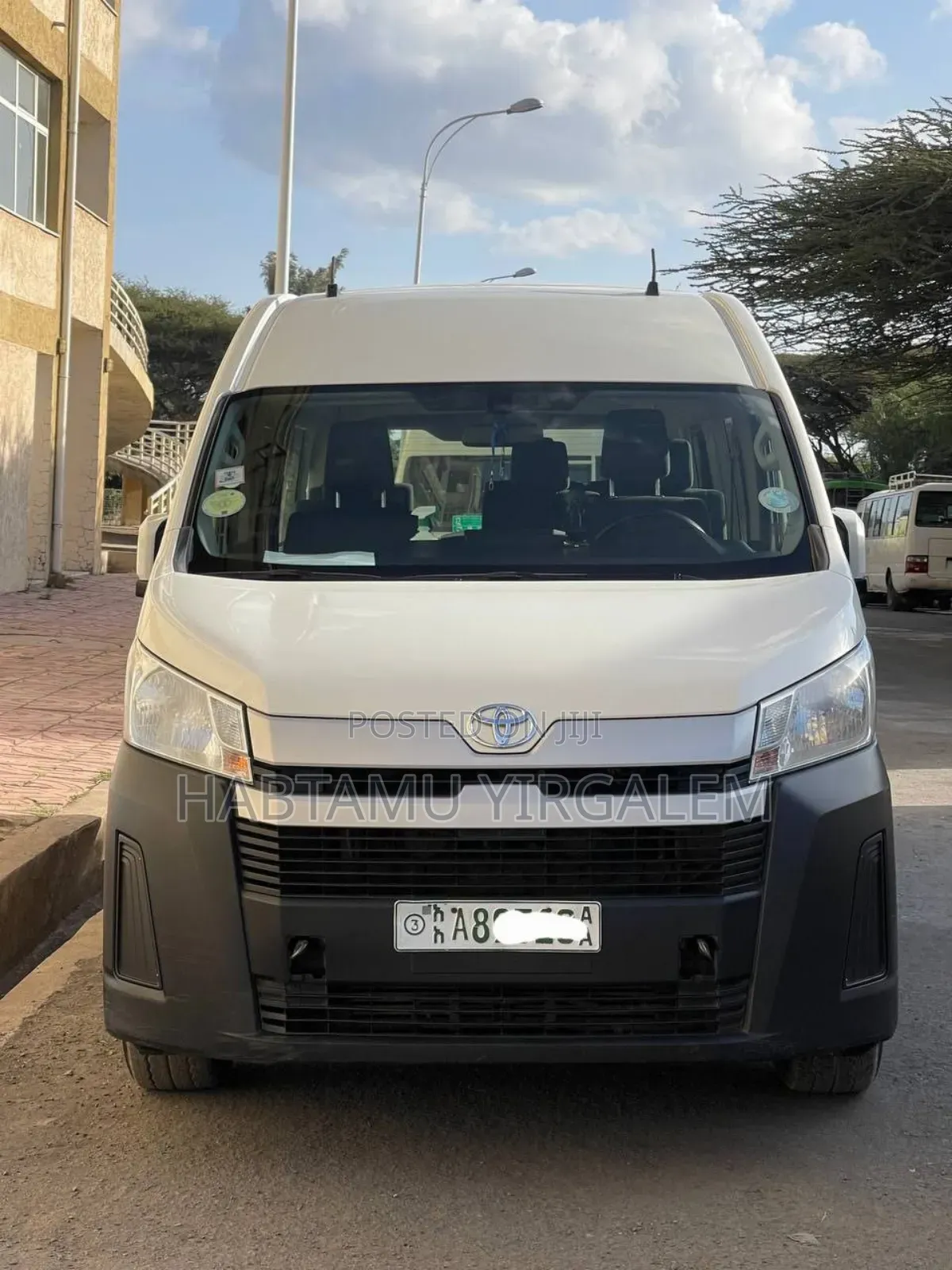 Toyota HiAce 2019 White