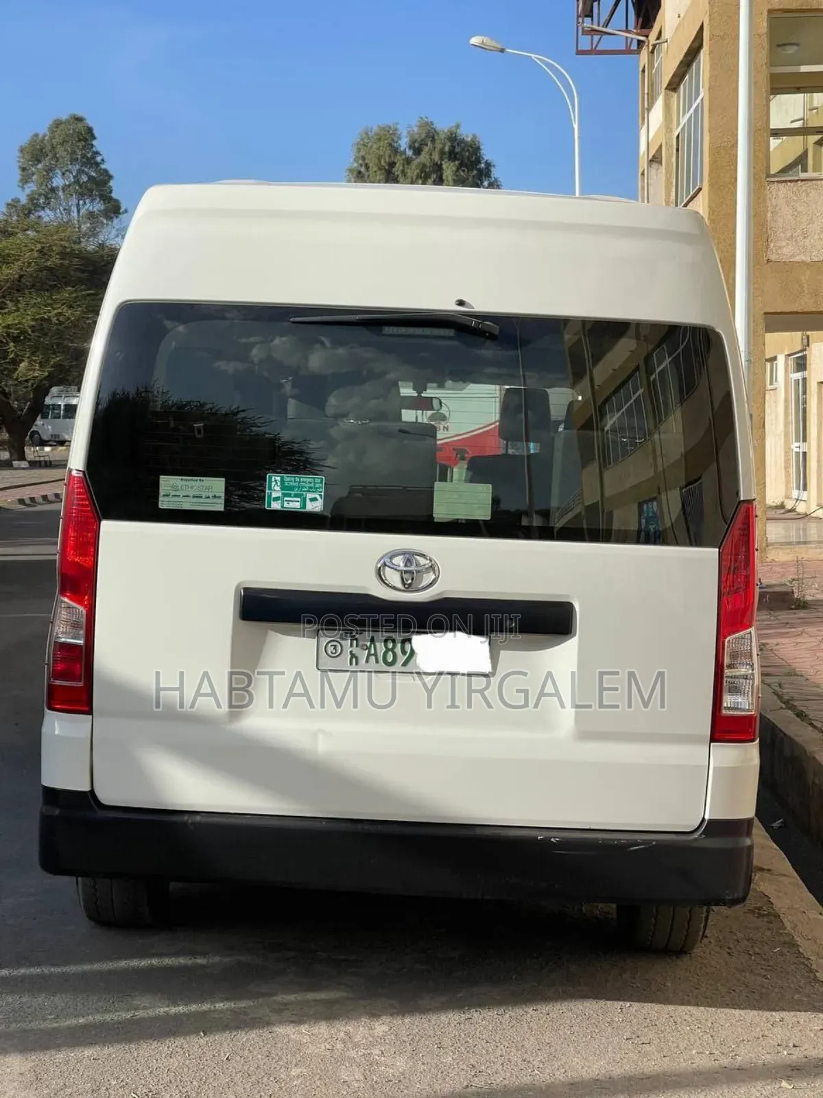 Toyota HiAce 2019 White