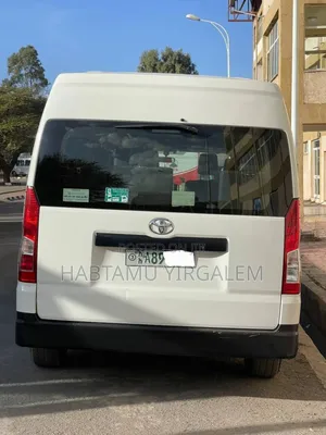 Toyota HiAce 2019 White