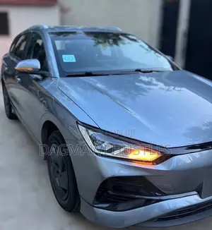 Photo - BYD E2 43 kWh 94 hp FWD 2024 Gray
