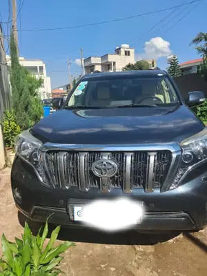 Photo - Toyota Land Cruiser Prado 2015 Matt Black