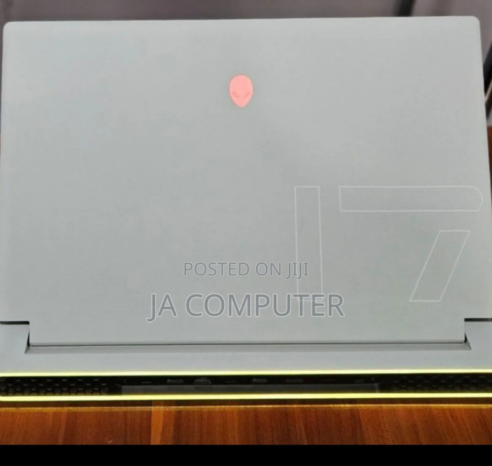 New Laptop Alienware M17x R2 16GB Intel Core I7 SSD 1T