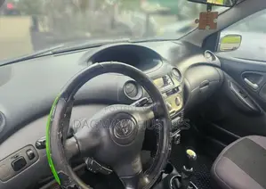 Toyota Yaris 2005 Gray