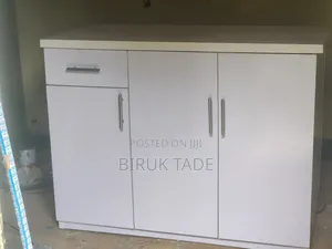 120 Cm Kichen Cabinet, Laminated MDF Finish