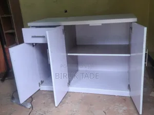 120 Cm Kichen Cabinet, Laminated MDF Finish