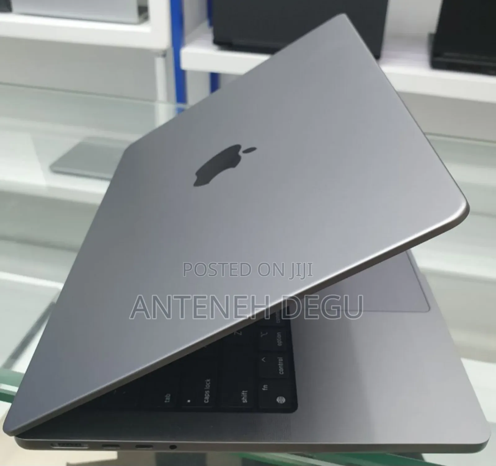 New Laptop Apple MacBook Pro 2021 M1 32GB Apple M1 Pro SSD 1T