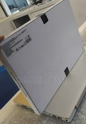 New Laptop Samsung 12GB SSD 256GB