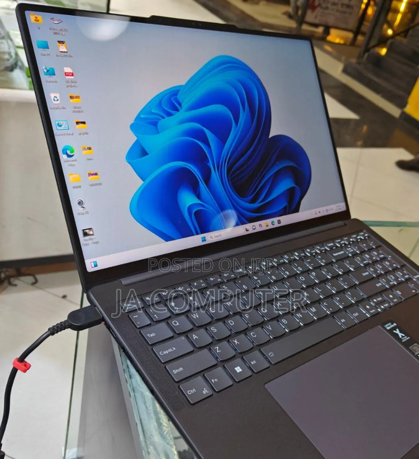 New Laptop Lenovo Yoga 9i 32GB Intel Core I9 SSD 1T