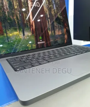 New Laptop Apple MacBook Pro 32GB Apple M1 Max SSD 2T