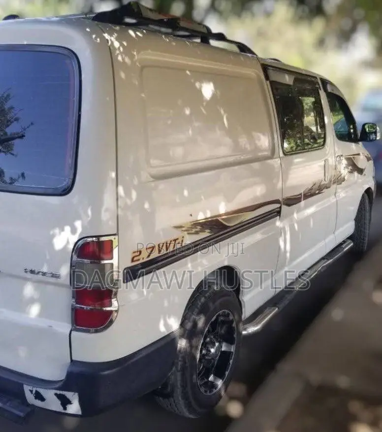 Toyota HiAce 2011 Beige