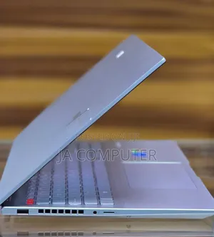 Photo - New Laptop Asus VivoBook 15 X505BA 16GB Intel Core I7 SSD 512GB