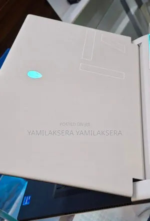 New Laptop Alienware M17x R2 32GB Intel Core I7 SSD 1T