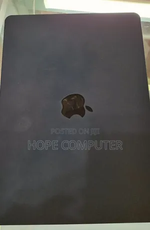 Photo - New Laptop Apple MacBook Air 2022 M2 8GB Apple M2 SSD 256GB