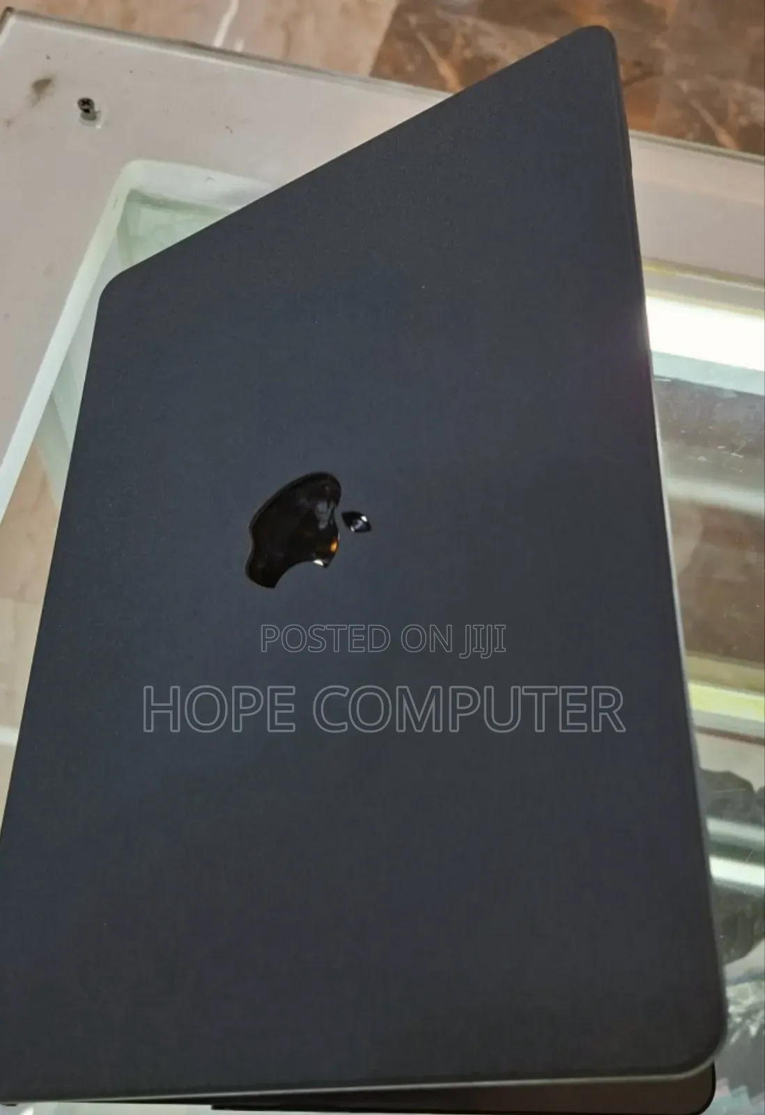 New Laptop Apple MacBook Air 2022 M2 8GB Apple M2 SSD 256GB