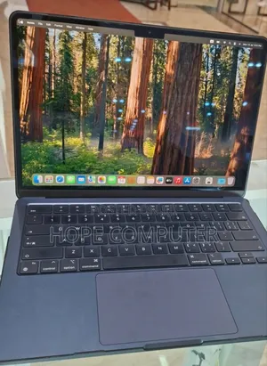 New Laptop Apple MacBook Air 2022 M2 8GB Apple M2 SSD 256GB