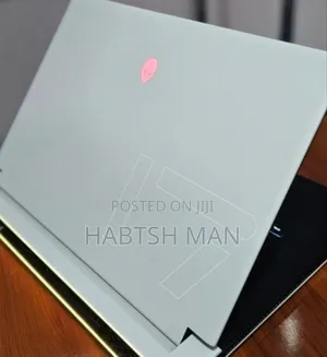 New Laptop Alienware M17x R2 16GB Intel Core i7 SSD 1T